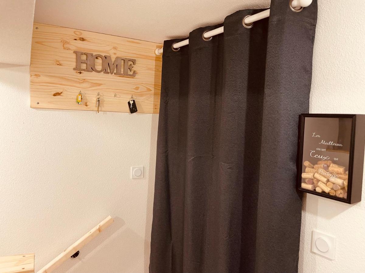 La Cave Aux Lumieres - Proche Centre-Ville - 2 Chambres - Wifi Renaison 외부 사진