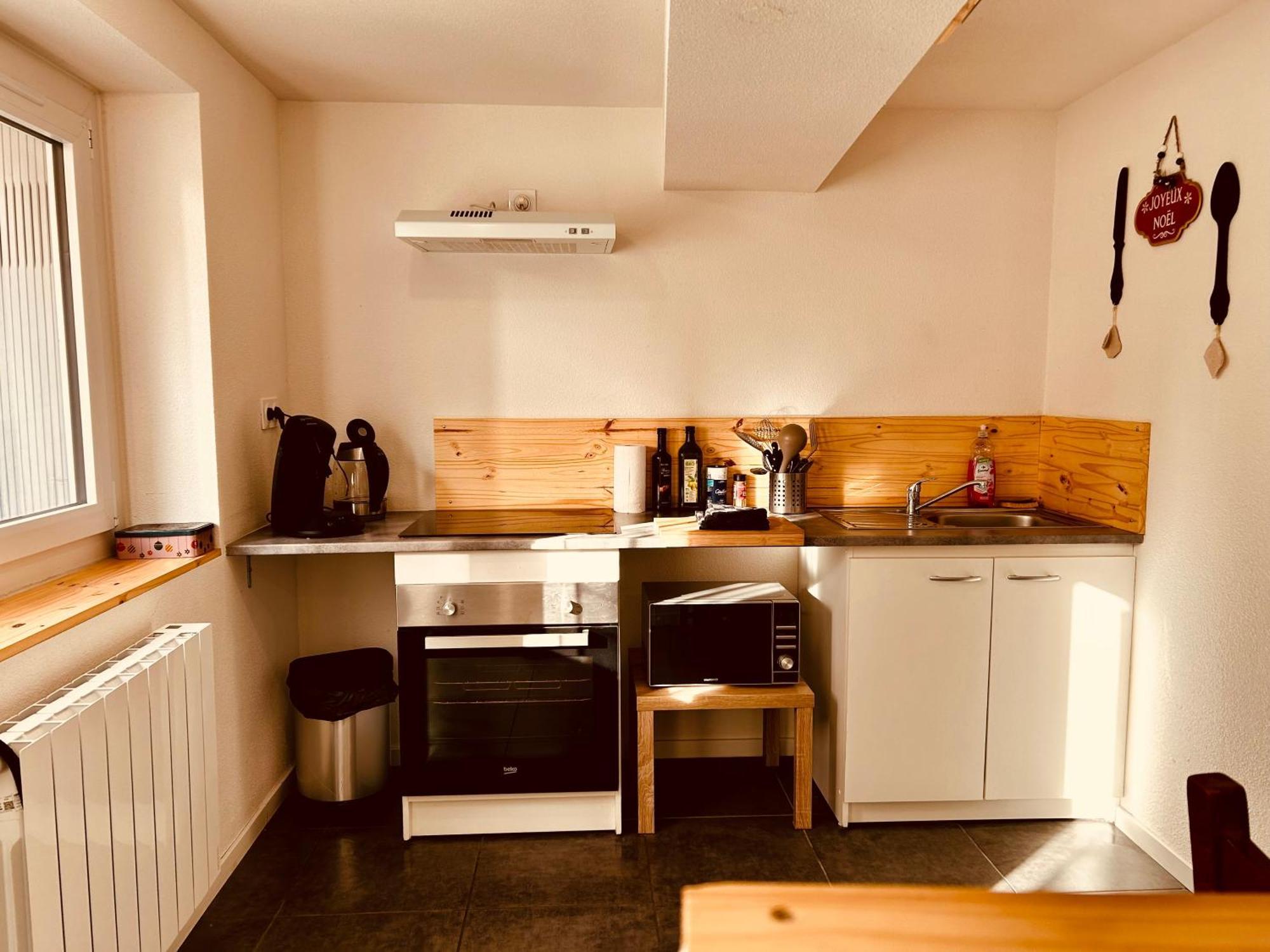 La Cave Aux Lumieres - Proche Centre-Ville - 2 Chambres - Wifi Renaison 외부 사진