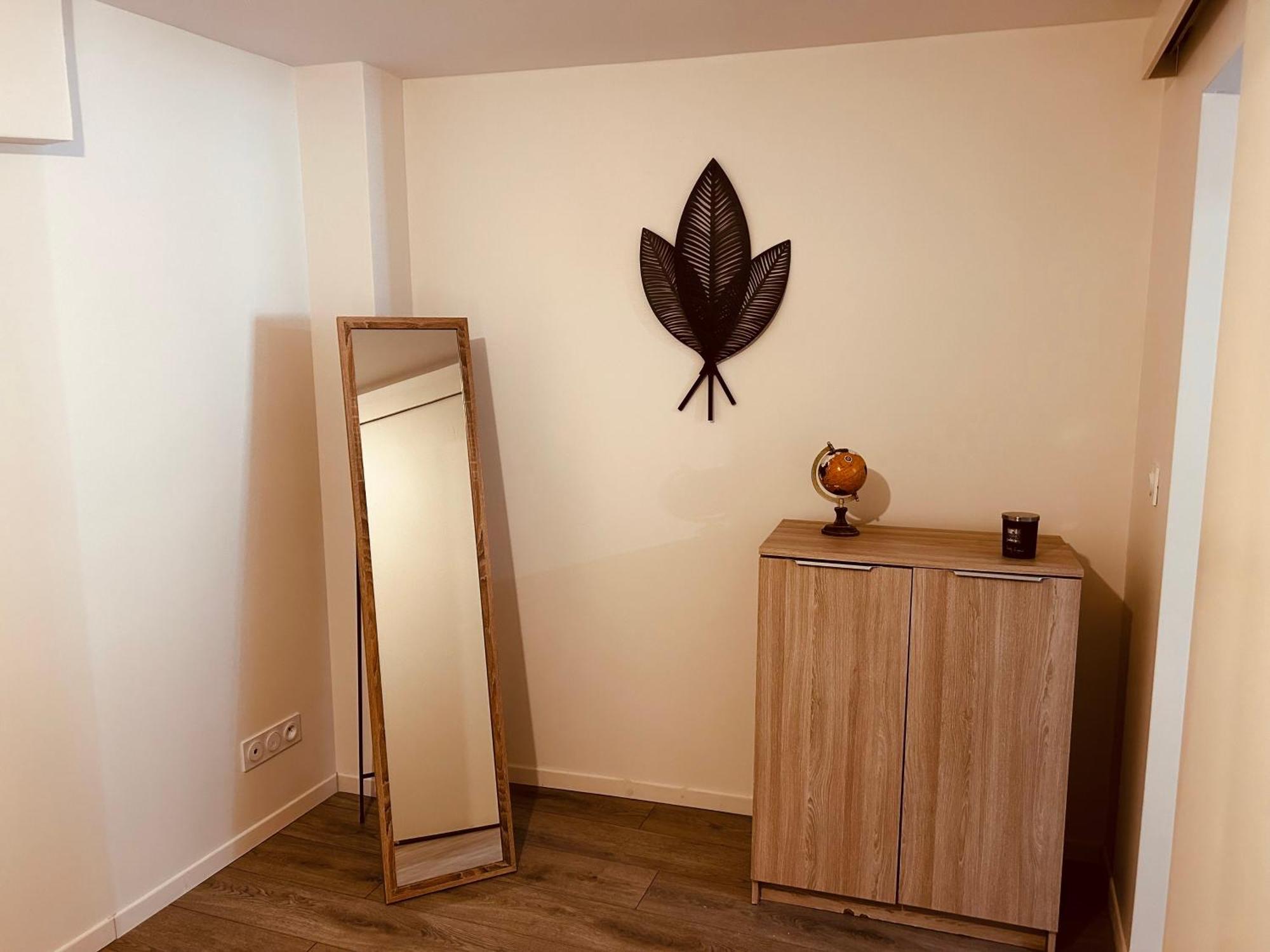 La Cave Aux Lumieres - Proche Centre-Ville - 2 Chambres - Wifi Renaison 외부 사진